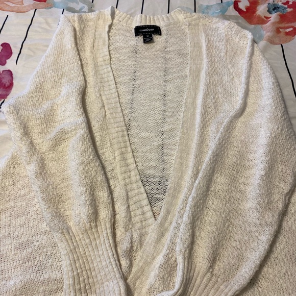 Ivory Hi-Low, Lace Edge Cardigan - Picture 5 of 9
